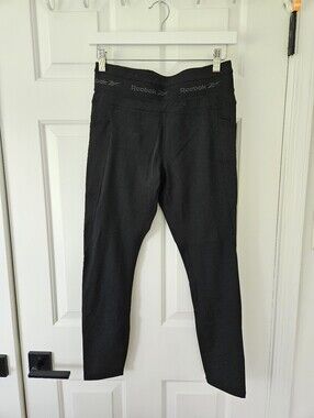 Reebok Cropped Leggings | Black | Size Medium
